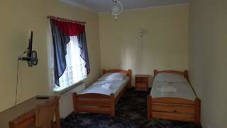 Мотели Motel Domek Myśliwski Bobolice Небольшой двухместный номер с 2 отдельными кроватями-3